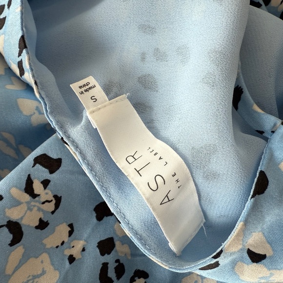 ASTR Women's Blue Floral Mini Dress - Picture 7 of 10